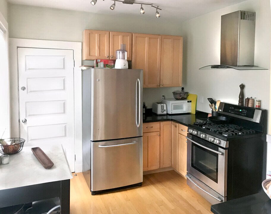 29 Wachusett Ave, Unit 29 Wachusett Ave in Arlington, MA - Building Photo