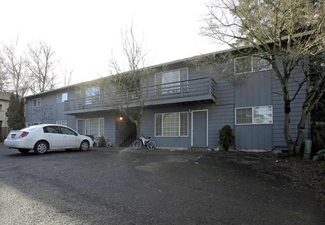 12830 SW Grant Ave in Tigard, OR - Building Photo