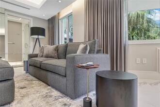 10190 Collins Ave in Bal Harbour, FL - Building Photo - Building Photo