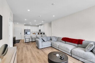 30102 Radford Ct in Monroe Township, NJ - Building Photo - Building Photo