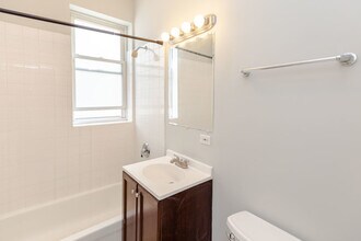 437 E Oakwood Blvd in Chicago, IL - Building Photo - Building Photo