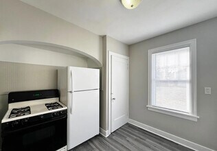 1212 W Nowland Ave in Peoria, IL - Building Photo - Building Photo
