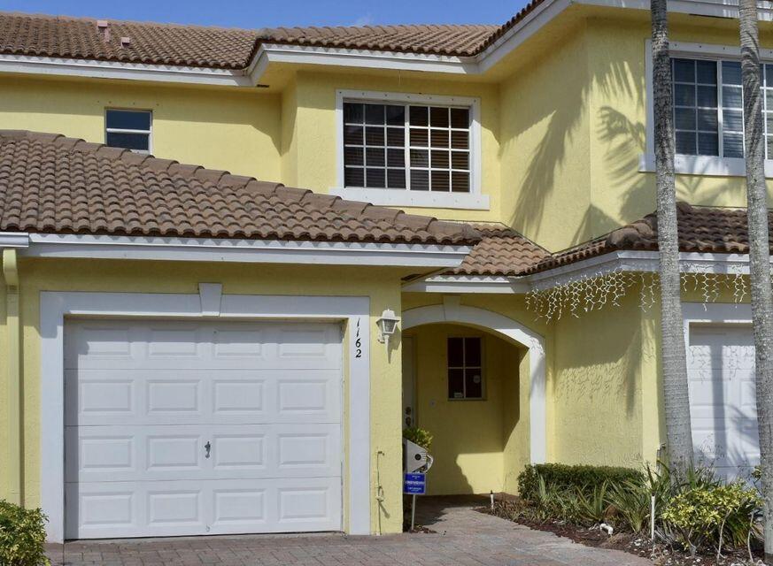 1162 Imperial Lake Rd in West Palm Beach, FL - Foto de edificio