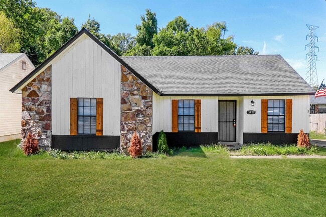 property at 3917 Kerwin Dr