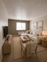 2718 Kateenah Way in Union Gap, WA - Building Photo