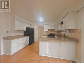 42 Emeline Crescent in Markham, ON - Building Photo - Building Photo