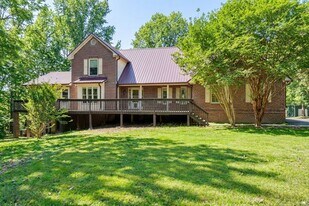 204 Hilltop Rd in Sanford, NC - Building Photo