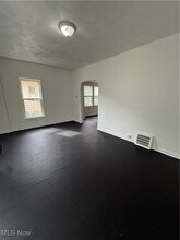 1057 Joy Ave in Akron, OH - Building Photo - Building Photo