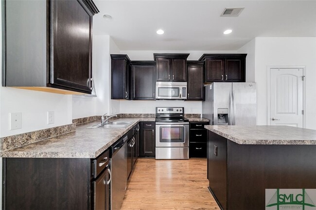 property at 140 Summer Hill Ct