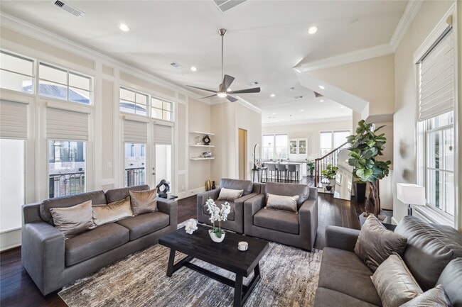 property at 9455 Fannin St