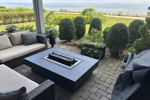 534 Mariners Way in Collingwood, ON - Building Photo