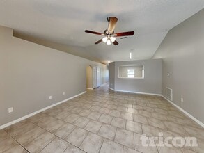 521 Cloudcroft Dr in Deltona, FL - Building Photo - Building Photo