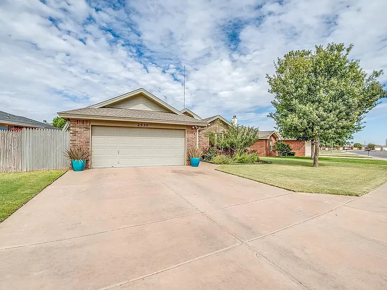 2530 108th Dr in Lubbock, TX - Building Photo