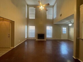 1226 W Hudgins St in Grapevine, TX - Building Photo - Building Photo