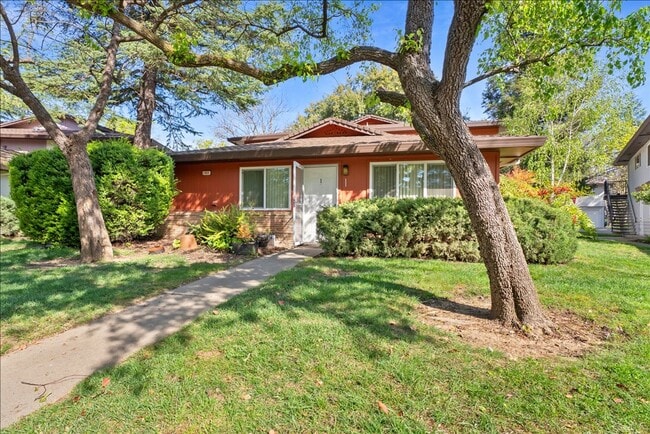 1833 Fremont Ct in Davis, CA - Building Photo - Building Photo