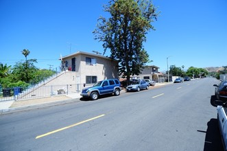 Carlota 4-Plex in Los Angeles, CA - Building Photo - Building Photo