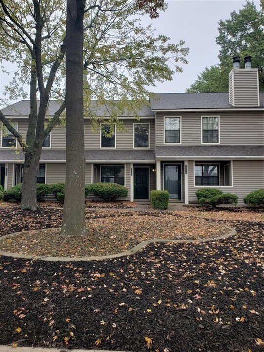 302 Fairway Cir in Springdale, AR - Building Photo