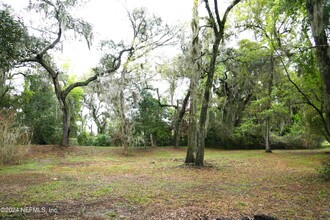 8131 Fort Caroline Rd in Jacksonville, FL - Building Photo - Building Photo