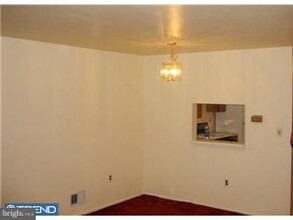 287 Palombi Ct in East Brunswick, NJ - Building Photo - Building Photo