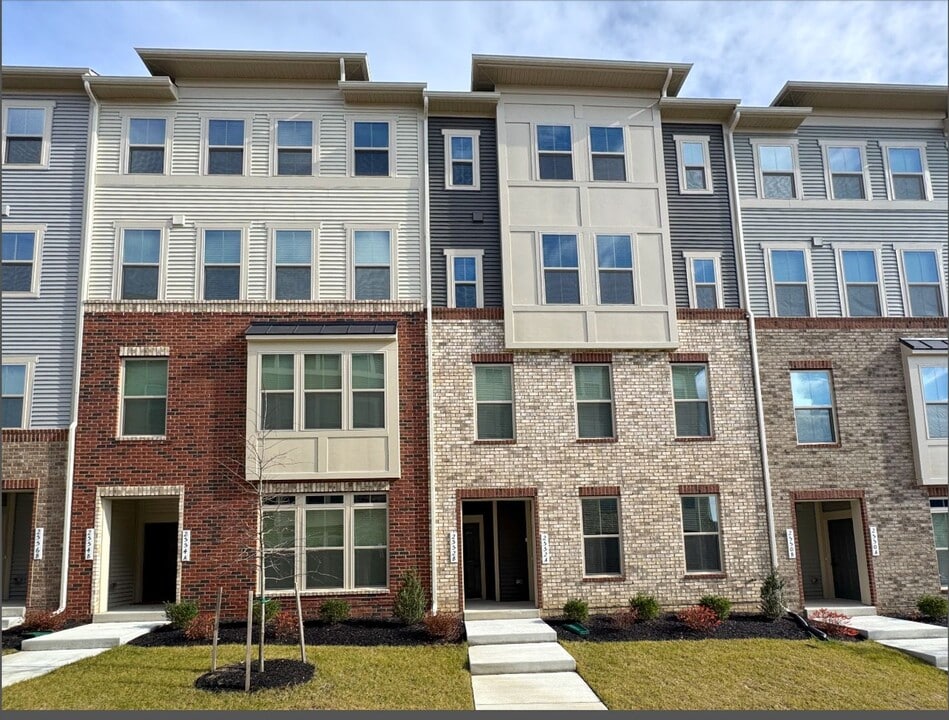 2552 -B Verona Pl in Ellicott City, MD - Building Photo