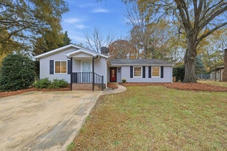 7417 Shadowlake Dr in Charlotte, NC - Foto de edificio - Building Photo