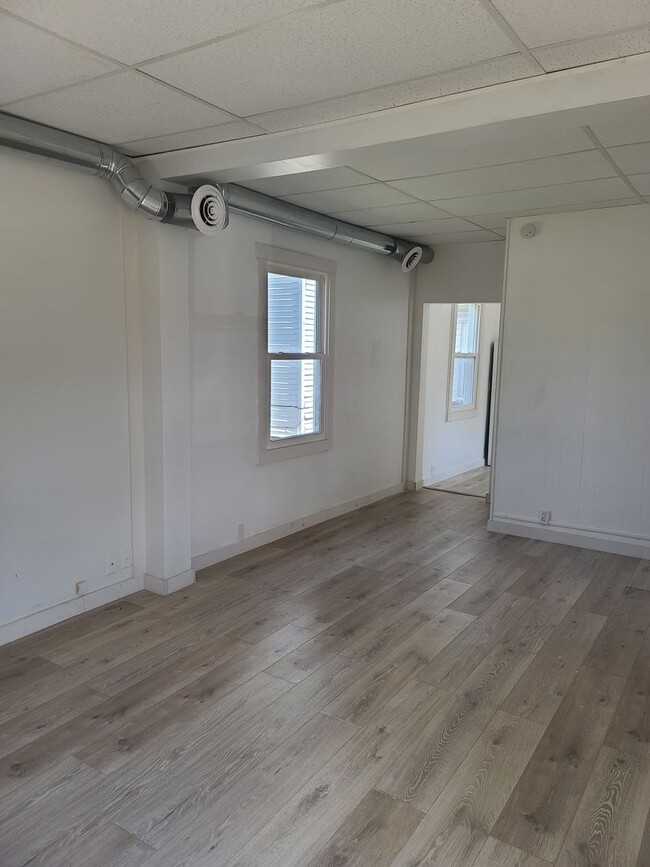 210 W Union St in Circleville, OH - Building Photo - Building Photo