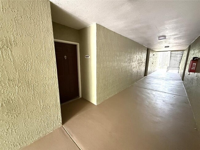 814 Crest Pines Dr in Orlando, FL - Building Photo - Building Photo