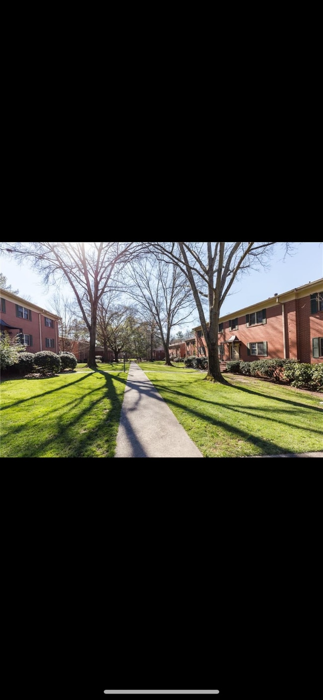 430 Lindbergh Dr NE, Unit B2 in Atlanta, GA - Building Photo - Building Photo