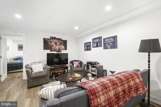 2013 Mt Vernon St in Philadelphia, PA - Building Photo - Building Photo