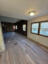 1100 Pines Rd in Etters, PA - Foto de edificio - Building Photo