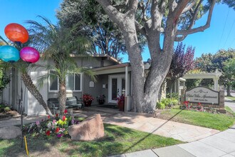 Palm Villa in Sunnyvale, CA - Foto de edificio - Building Photo