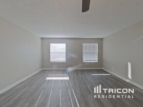 102 Knights Hollow Dr in Apopka, FL - Building Photo - Building Photo