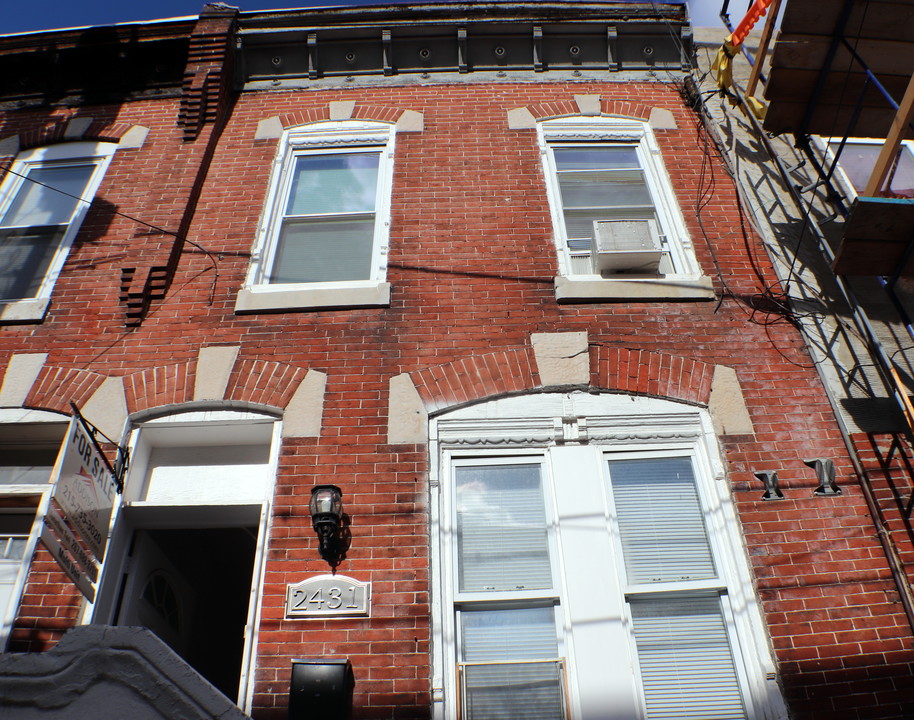 2431 Federal St in Philadelphia, PA - Building Photo