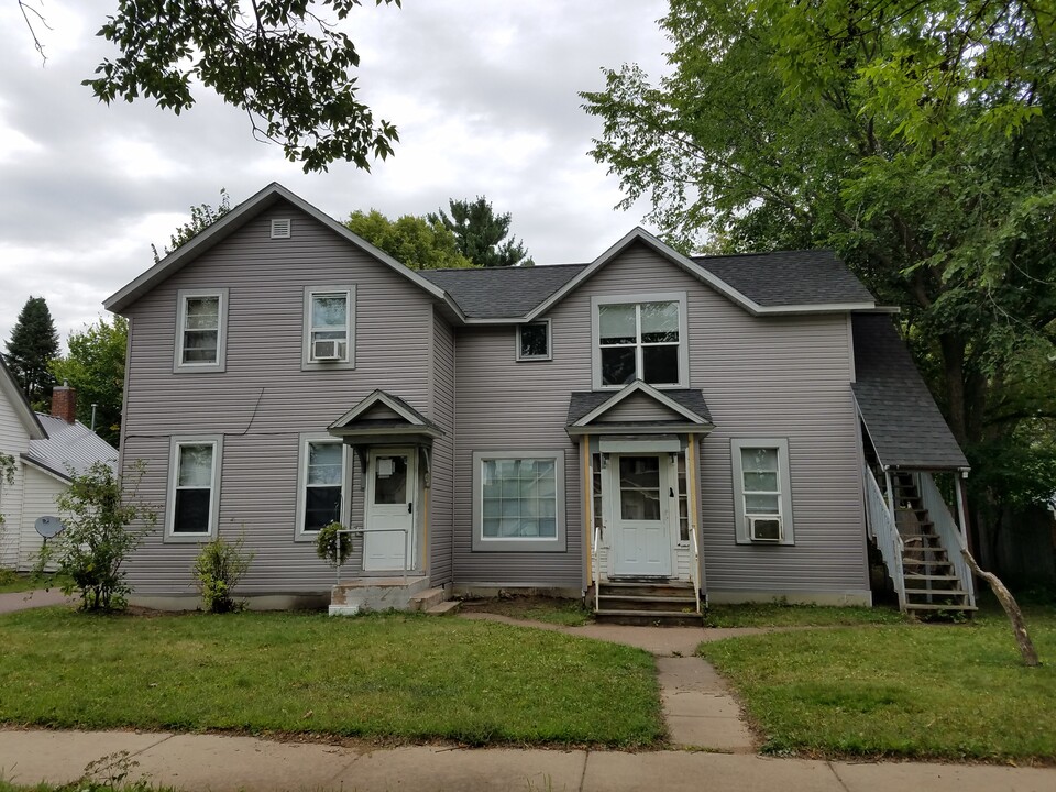 621 Erin St, Unit 621 in Eau Claire, WI - Foto de edificio