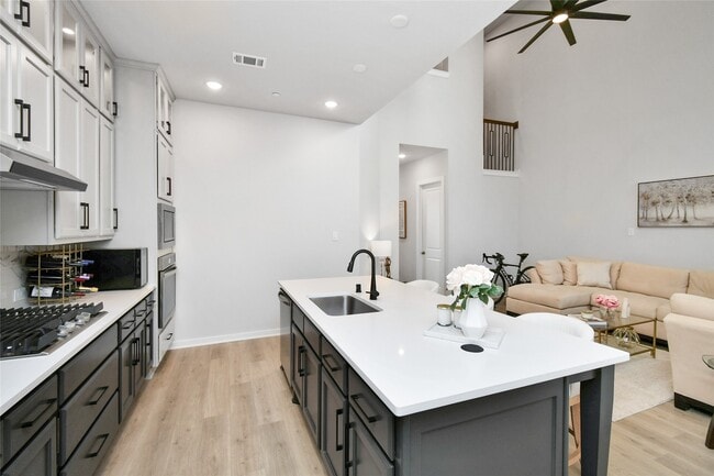 property at 527 Cypress Vly Ave