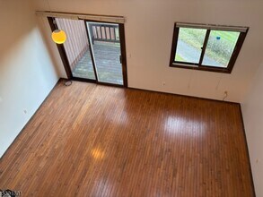 2 Falkenstein Dr in Vernon, NJ - Building Photo - Building Photo