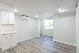 15286 Sutton Street in Sherman Oaks, CA - Building Photo - Interior Photo