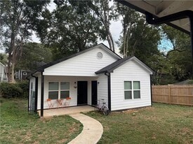 650 Holderness St SW in Atlanta, GA - Building Photo