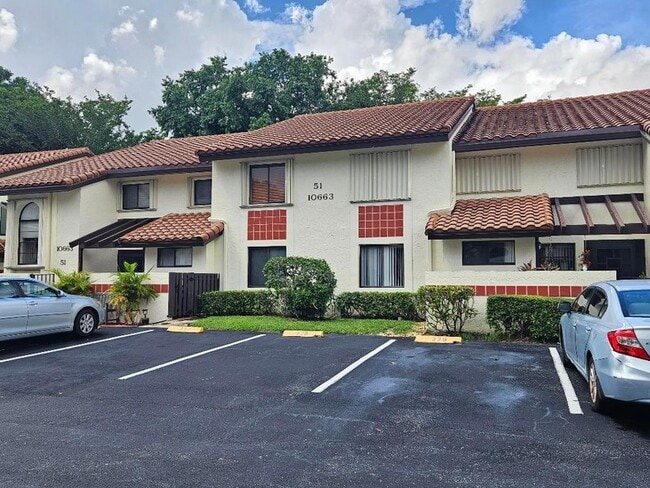 10663 Ocean Palm Way, Unit 102 in Boynton Beach, FL - Building Photo - Building Photo