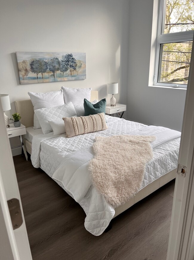 Les Appartements Henri-Julien in Montréal, QC - Building Photo - Building Photo