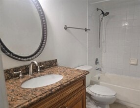 12178 Saint Andrews Pl, Unit 108 in Miramar, FL - Building Photo - Building Photo