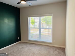 8 Iron Dr in Newnan, GA - Building Photo - Building Photo
