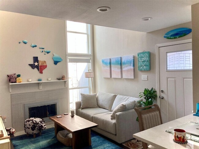 935 La Posada Dr, Unit 252 in Austin, TX - Building Photo - Building Photo