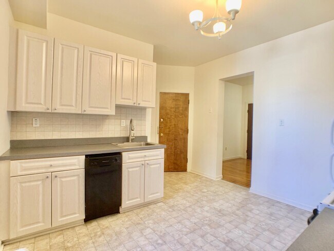 106 11th St in Hoboken, NJ - Building Photo - Building Photo