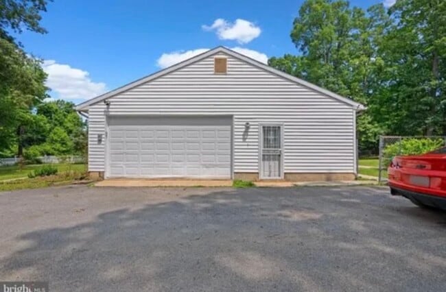 6715 McKeldin Dr