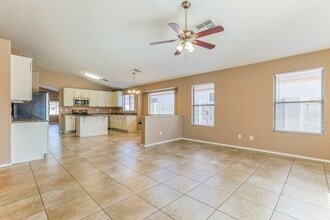 3833 W Darrow St in Phoenix, AZ - Foto de edificio - Building Photo