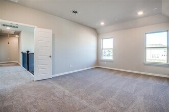 1125 W Yarrow Ave in Justin, TX - Building Photo - Building Photo