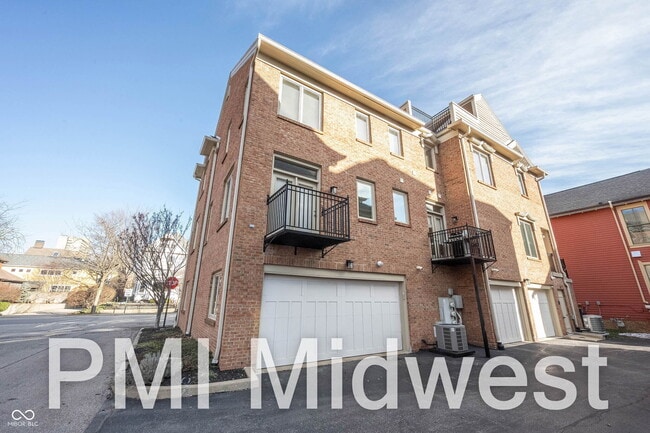 515 E New York St in Indianapolis, IN - Building Photo - Building Photo