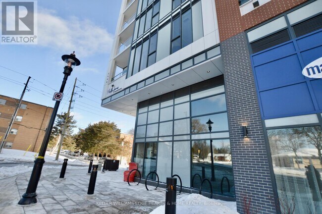 2088 James St in Burlington, ON - Building Photo - Building Photo