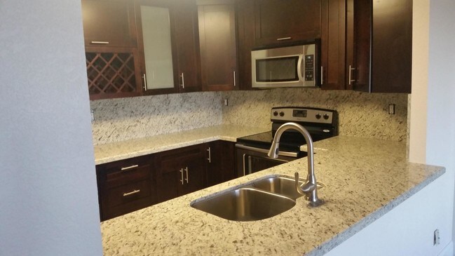 10777 W Sample Rd-Unit -716 in Coral Springs, FL - Building Photo - Building Photo